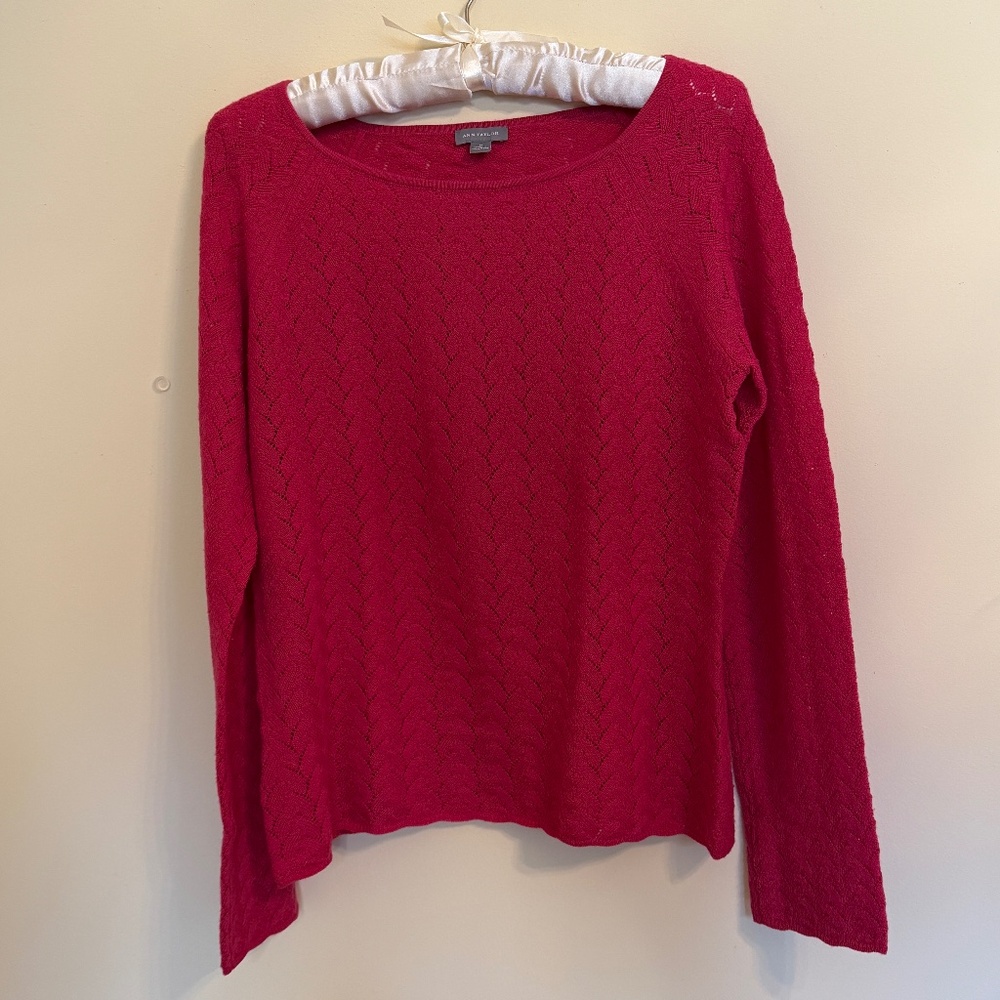 Ann Taylor M Italian Extra Fine Merino Wool Magenta